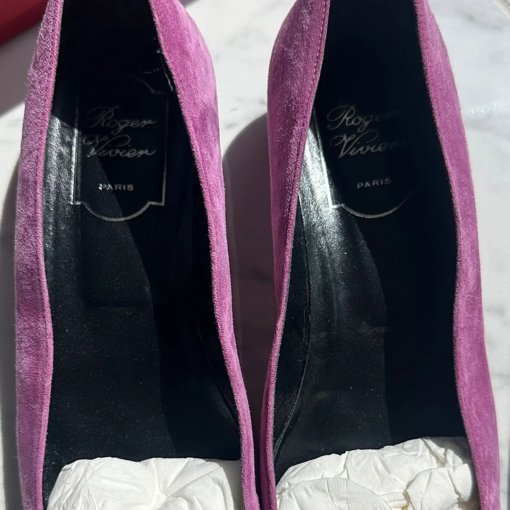Roger Vivier rare pink suede Flats with Silver Buckle - Picture 9 of 16